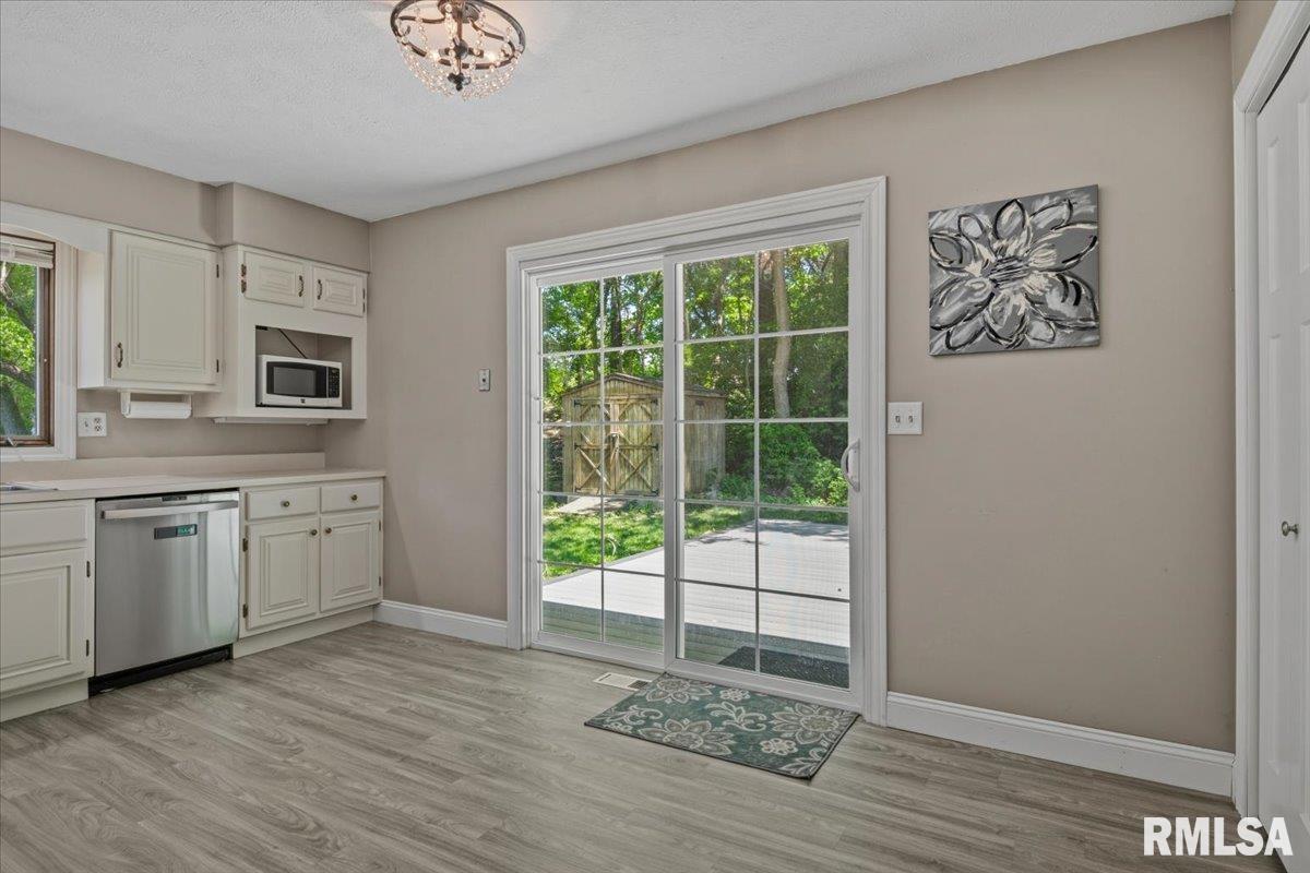 61 Sarah Avenue Springfield, IL 62703 - Photo 17 of 48 Gallery Image 17