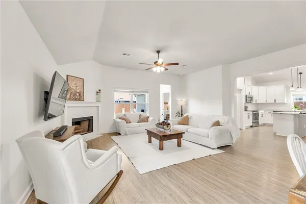 $359,900 | 1907 Cambria Drive, Bryan, TX 77807