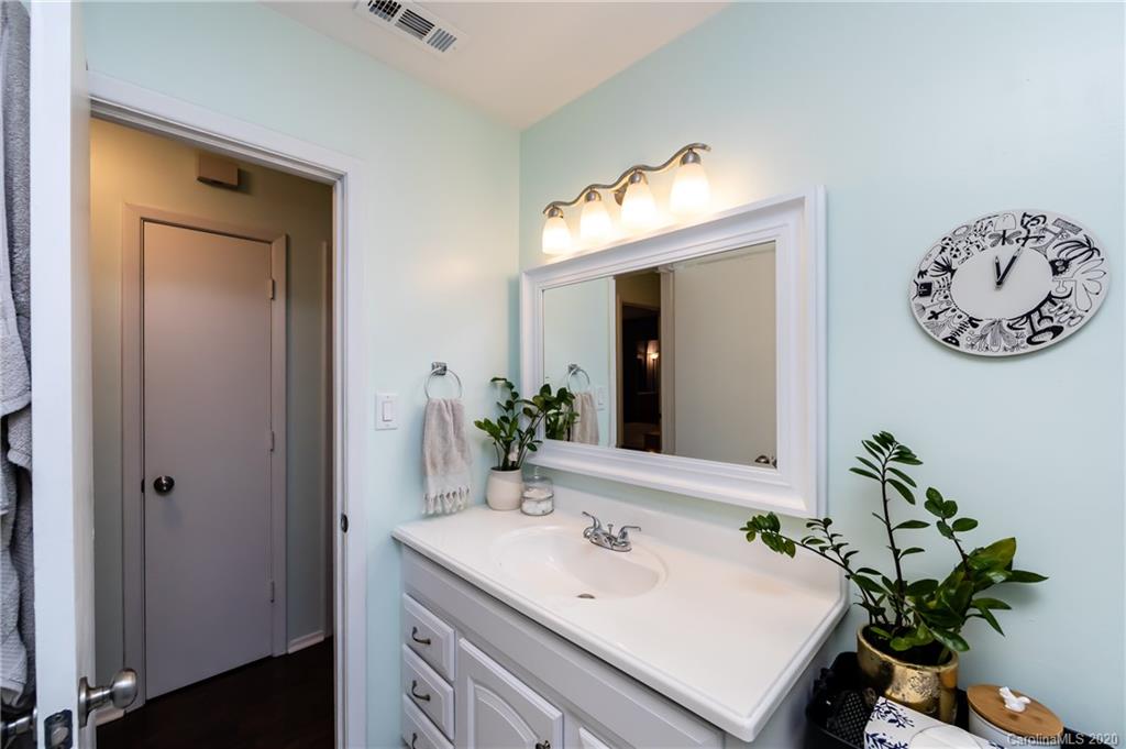 6584 Stoney Ridge Road Matthews, NC 28104 - Photo 18 of 29 Gallery Image 18