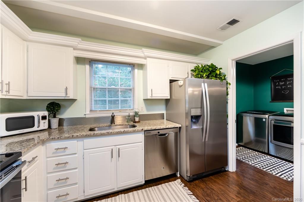 6584 Stoney Ridge Road Matthews, NC 28104 - Photo 8 of 29 Gallery Image 8