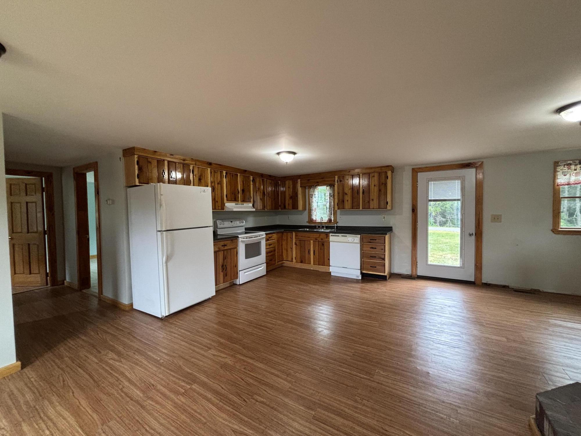 504 Neck Road Gardiner, ME 04345 - Photo 7 of 26 IMG_4708
