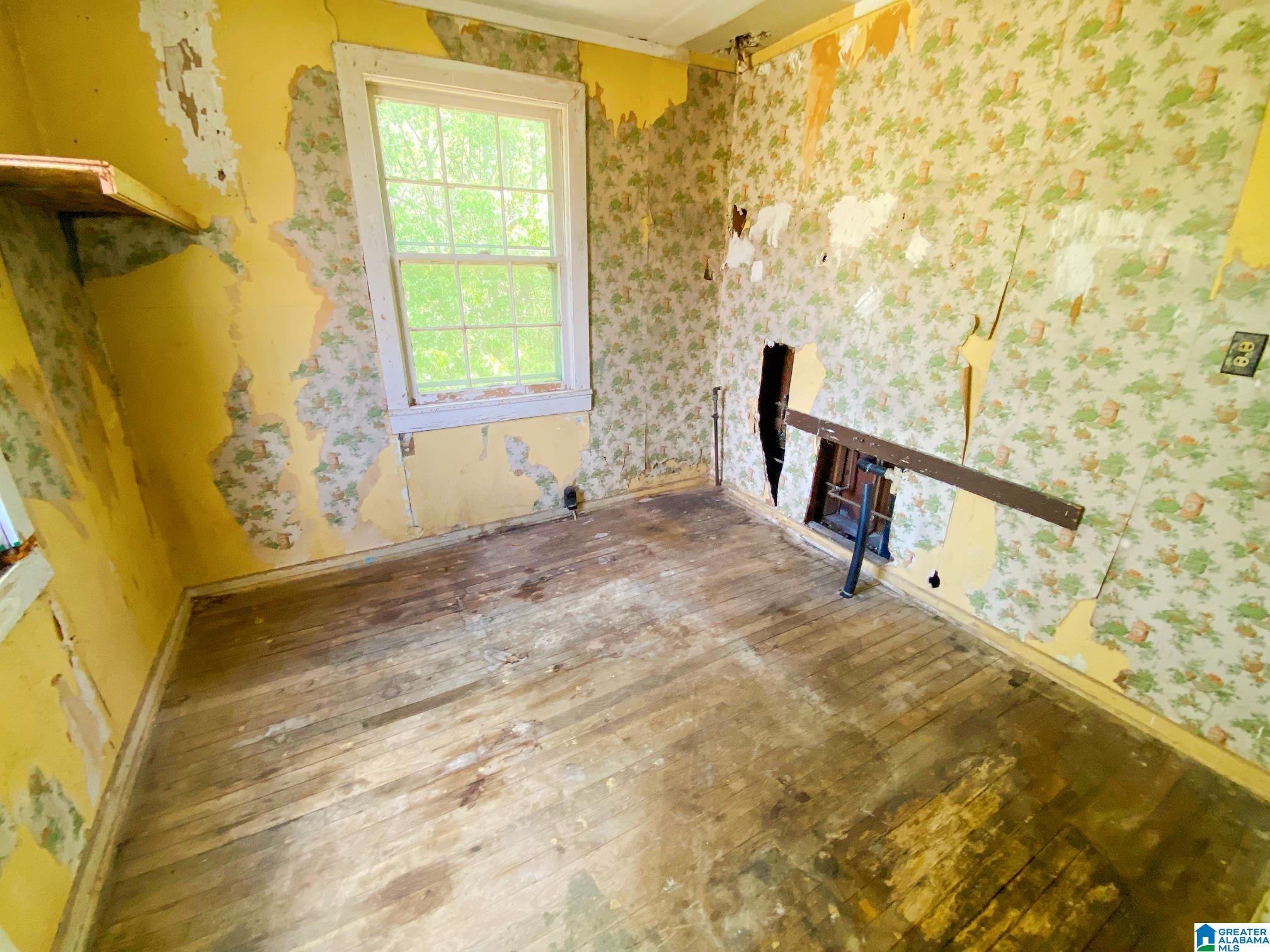 804 Ridgeway Avenue Sylacauga, AL 35151 - Photo 8 of 11