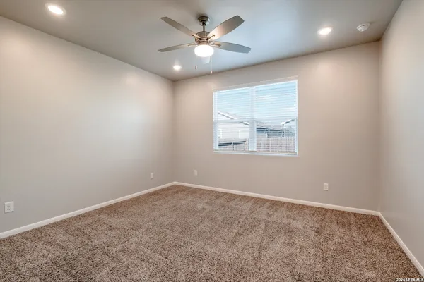 $1,695 | 13015 Kathleen Street, St. Hedwig, TX 78152