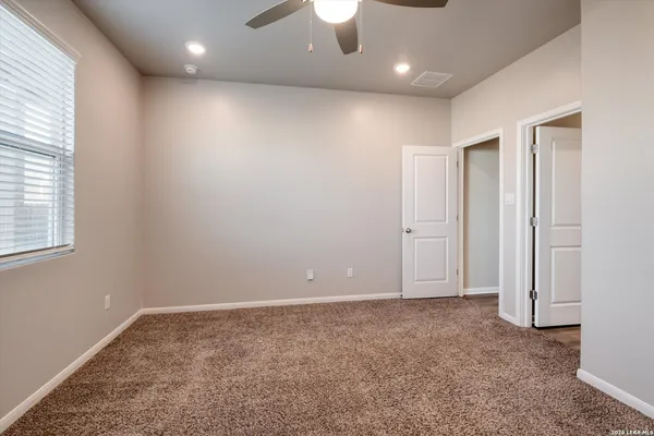 $1,695 | 13015 Kathleen Street, St. Hedwig, TX 78152