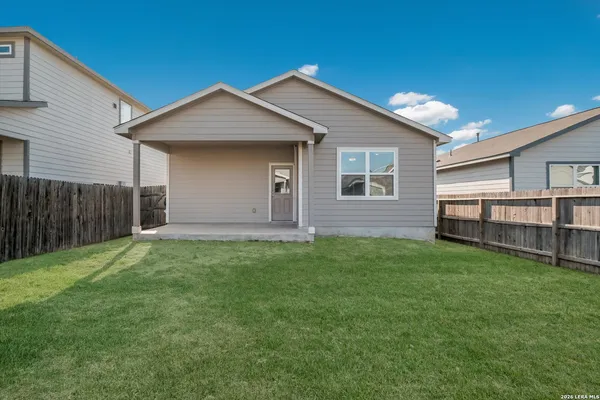 $1,695 | 13015 Kathleen Street, St. Hedwig, TX 78152