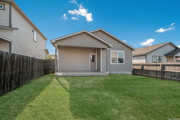 $1,695 | 13015 Kathleen Street, St. Hedwig, TX 78152