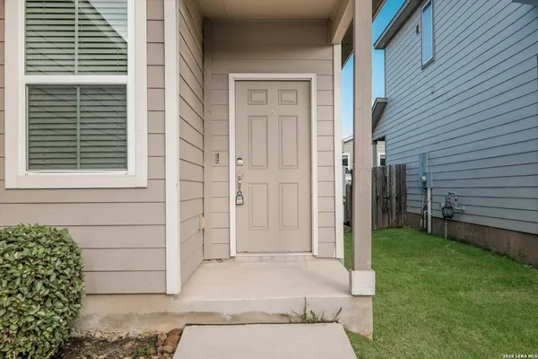 $1,695 | 13015 Kathleen Street, St. Hedwig, TX 78152