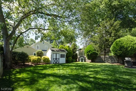 $1,195,000 | 35 North Summit Avenue, Chatham, NJ 07928