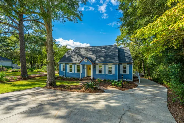 $575,000 | 1075 Chapel Branch Road, Santee, SC 29142
