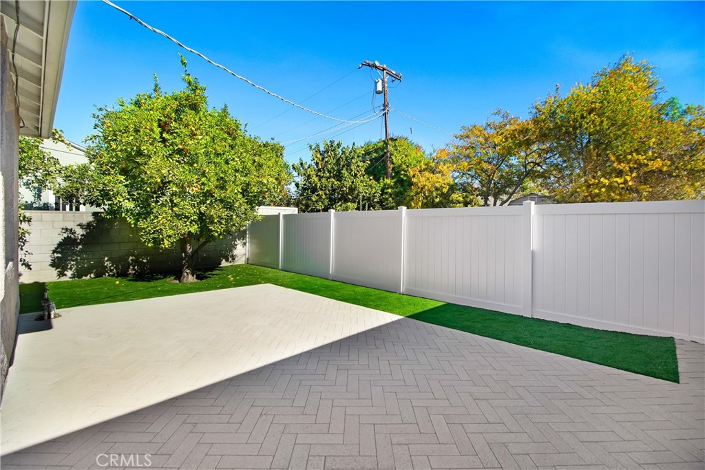 6632 Belmar Avenue Reseda, CA 91335 - Photo 2 of 10