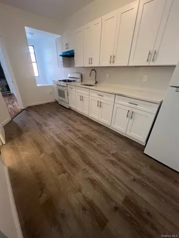 $2,800 | 97 Elm Street, Unit 3E, Yonkers, NY 10701