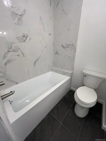 $2,800 | 97 Elm Street, Unit 3E, Yonkers, NY 10701