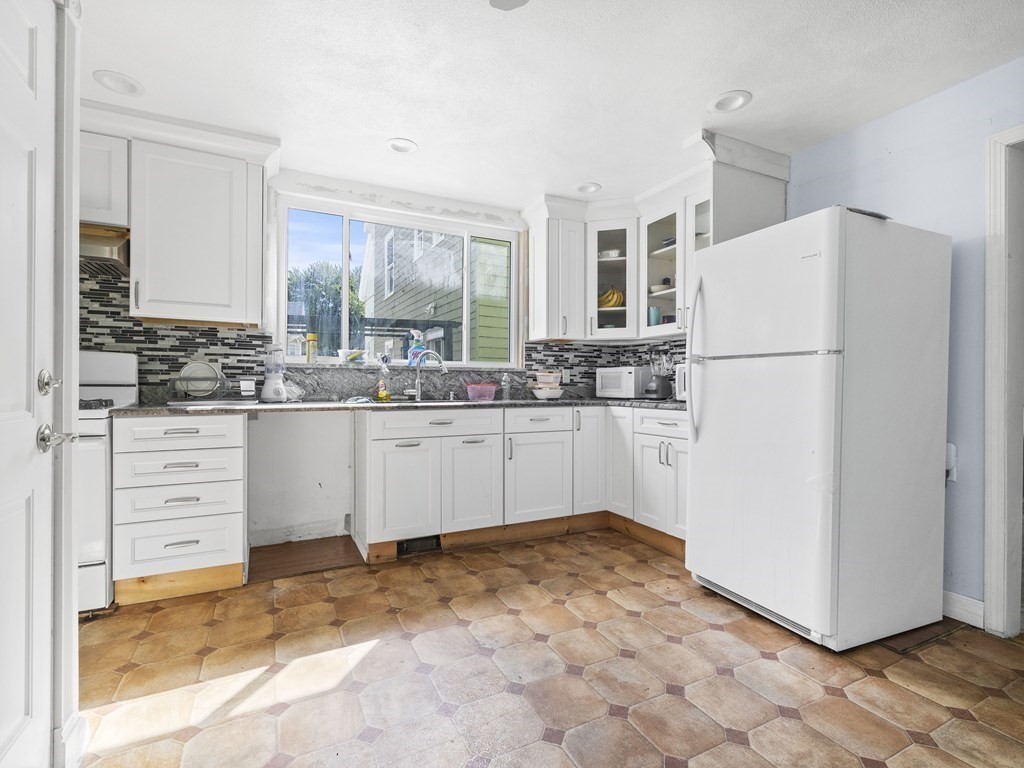 35-37 Radcliffe Road Somerville, MA 02145 - Photo 4 of 27 Gallery Image 4