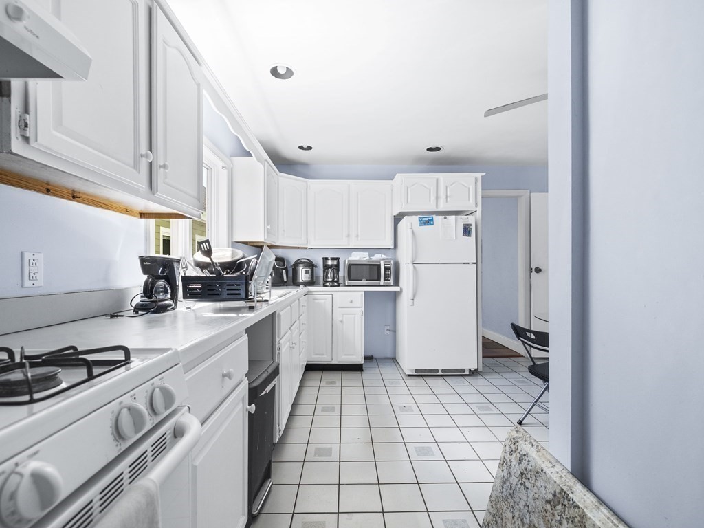 35-37 Radcliffe Road Somerville, MA 02145 - Photo 8 of 27 Gallery Image 8