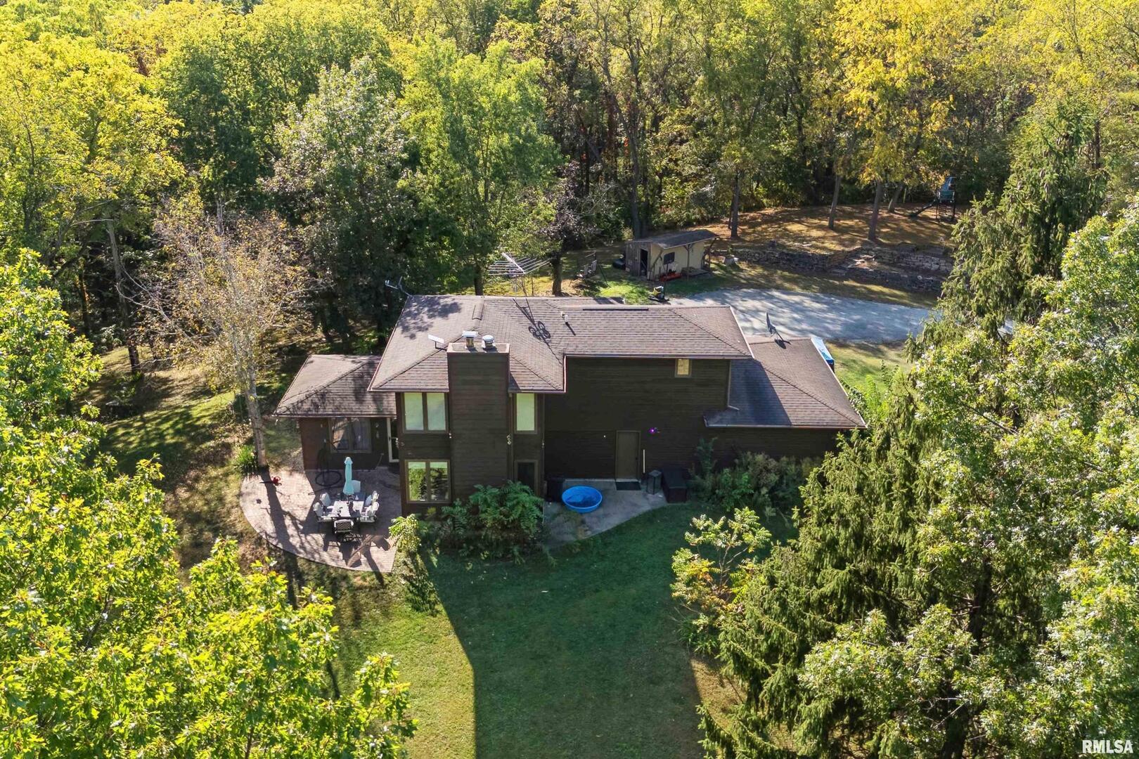 8039 Hazel Road Morrison, IL 61270 - Photo 28 of 39 an aerial view of a house