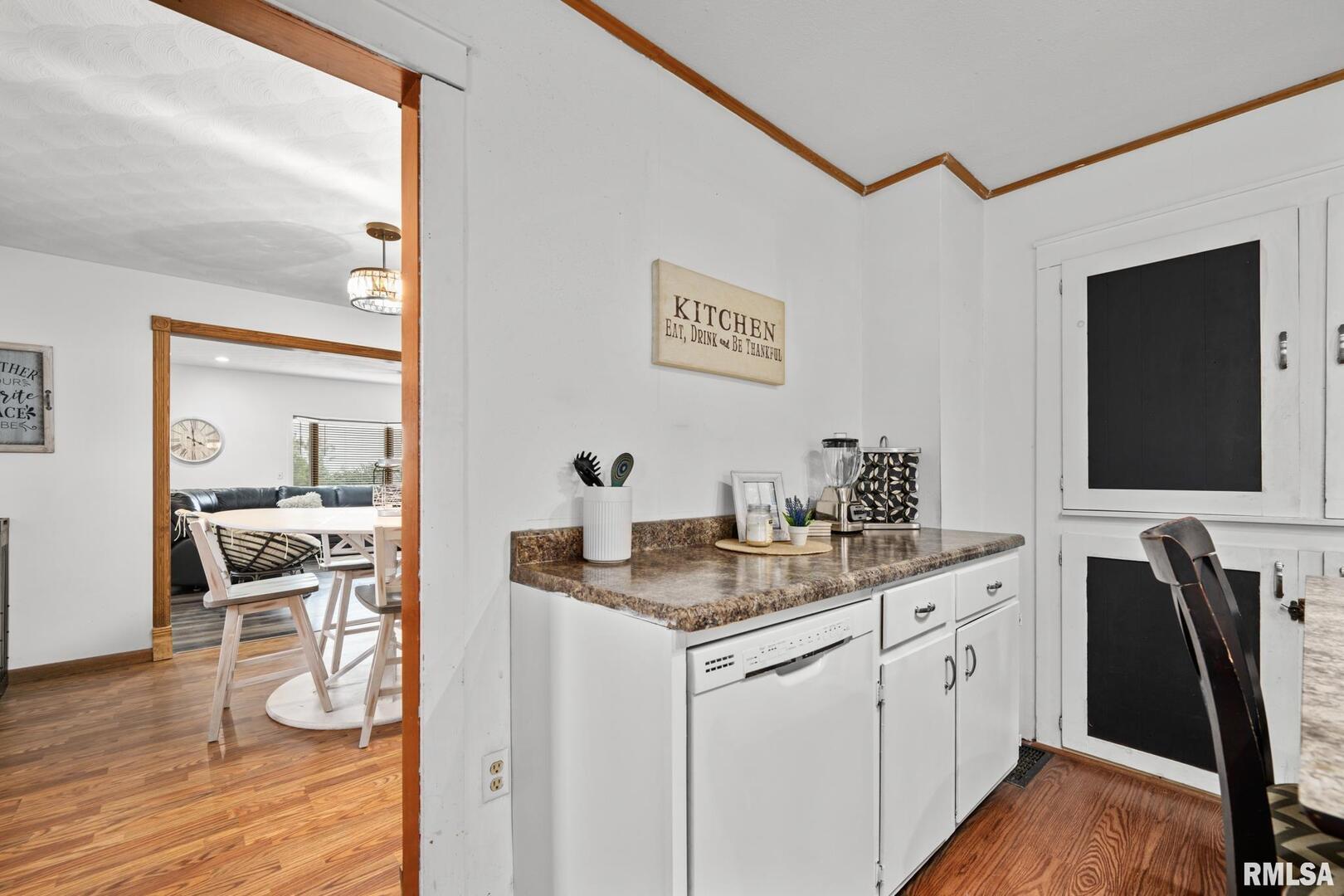 406 234th Street Aledo, IL 61231 - Photo 6 of 26