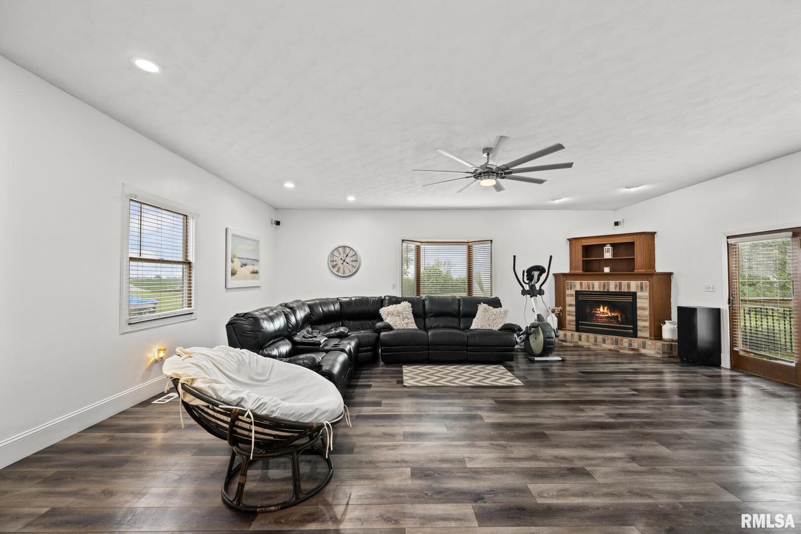 406 234th Street Aledo, IL 61231 - Photo 9 of 26