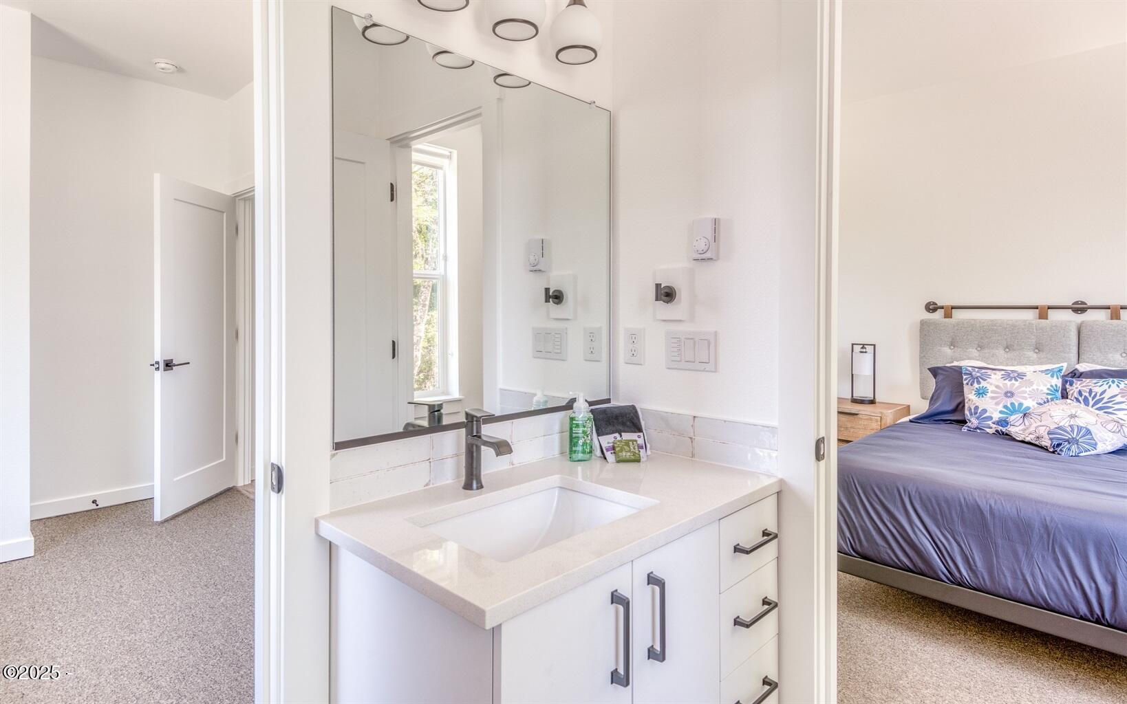 450 Southeast Shell Avenue Depoe Bay, OR 97341 - Photo 19 of 24 Continental Bath