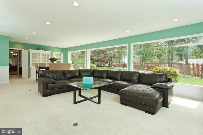 703 Milldam Road Towson, MD 21286 - Photo 14 of 20 Living Room