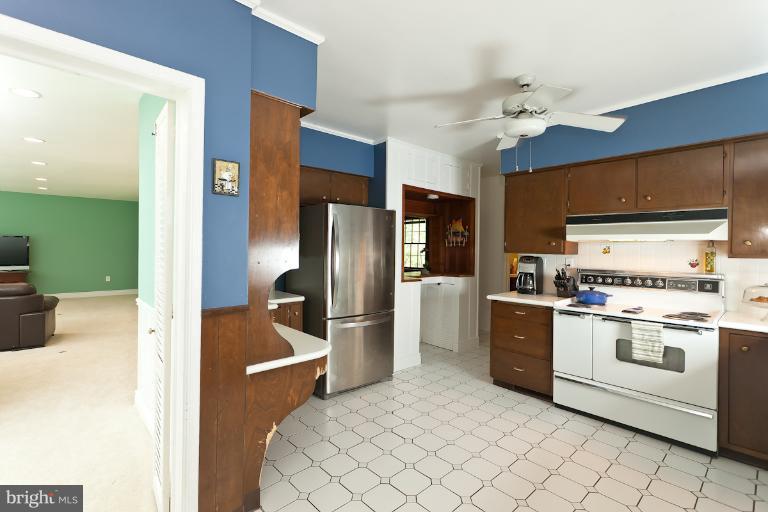 703 Milldam Road Towson, MD 21286 - Photo 15 of 20 Kitchen