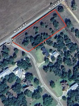 an aerial view of a yard
