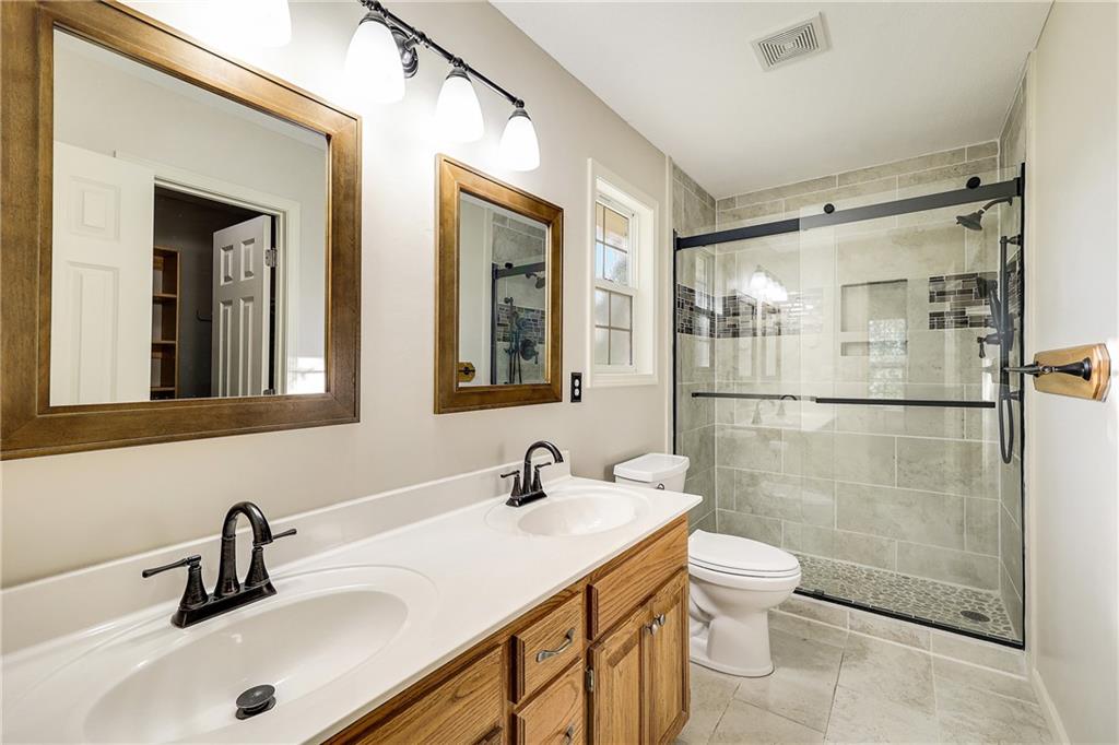 701 Homeland Buckner, MO 64016 - Photo 16 of 31