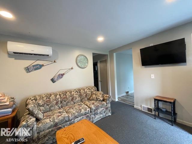 6123 Pointe Tremble Road Algonac, MI 48001 - Photo 29 of 44 50181103-7526dfa6-8683-4caf-a63c-995d33de939c.JPG