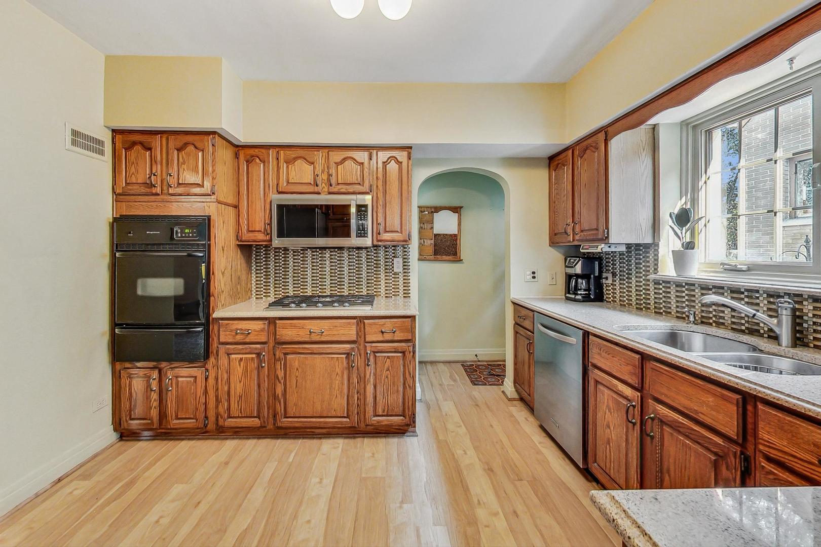 403 Audubon Road Riverside, IL 60546 - Photo 17 of 43