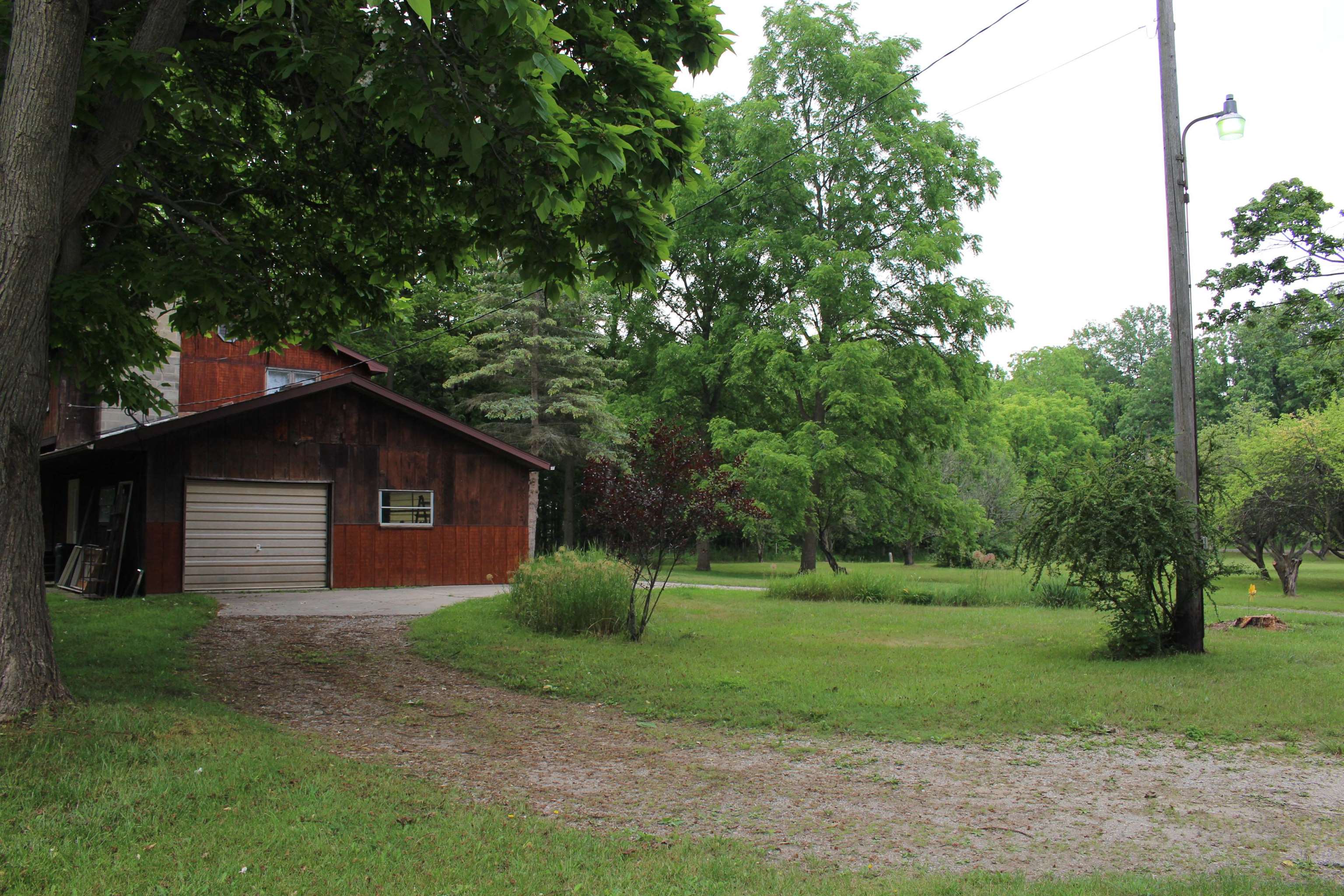 10190 Jeddo Road Avoca, MI 48006 - Photo 29 of 68 side of home