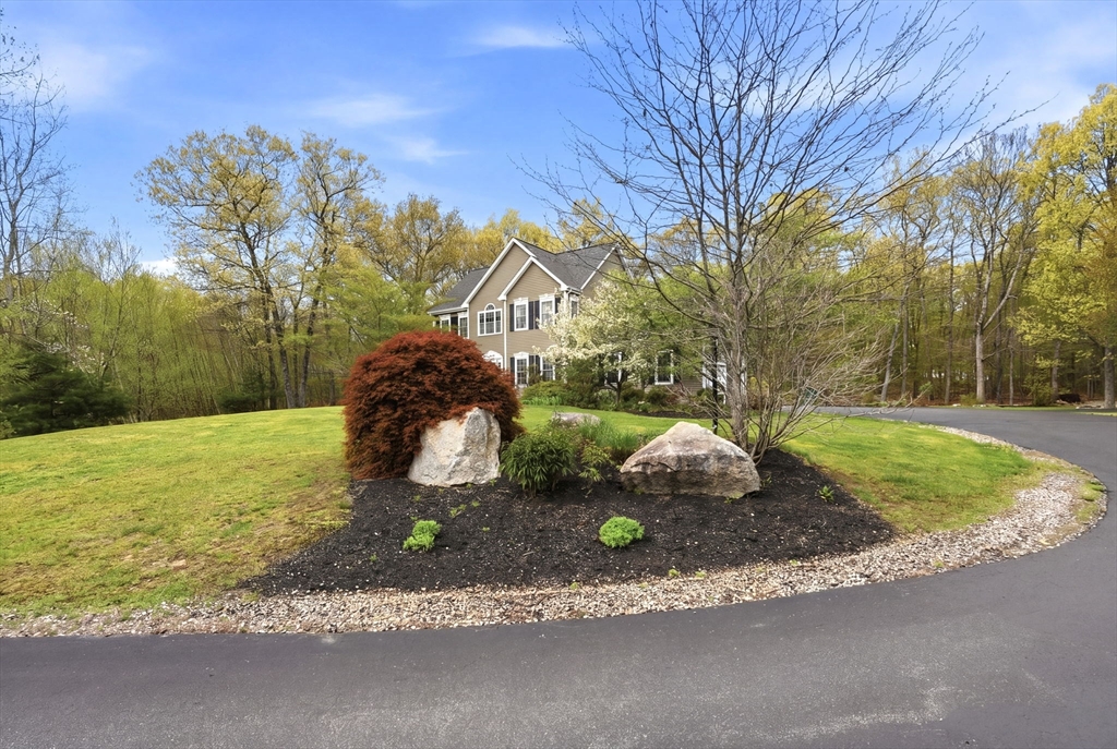 76 Old Farm Road Douglas, MA 01516 - Photo 9 of 35