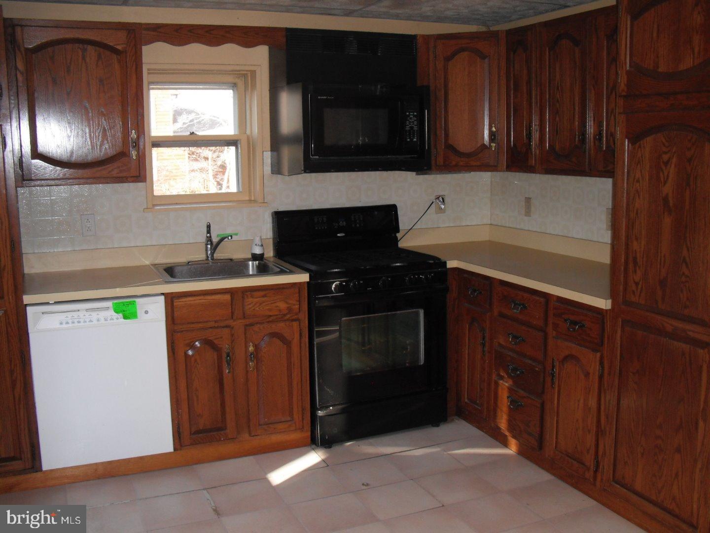 16 Overhill Road Mount Laurel, NJ 08054 - Photo 8 of 25