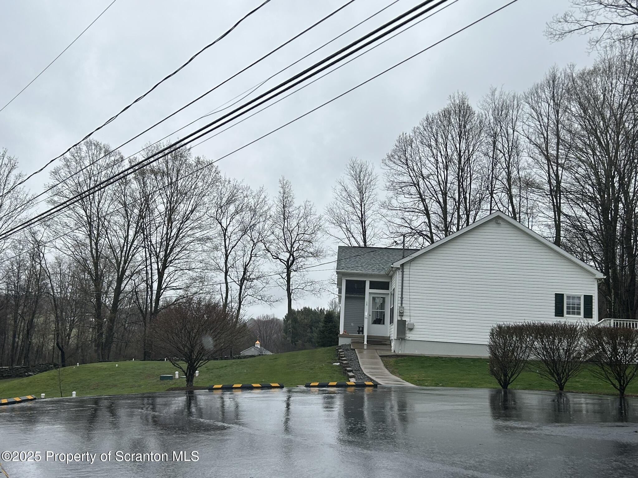 129 Campspear Road Factoryville, PA 18419 - Photo 49 of 58 driveway