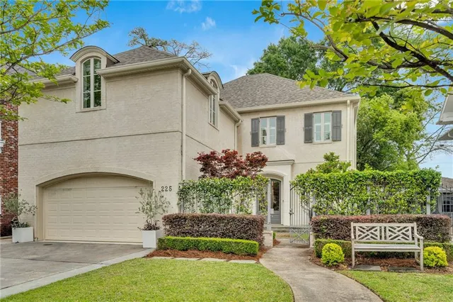 $1,350,000 | 225 Ridgewood Drive, Metairie, LA 70005