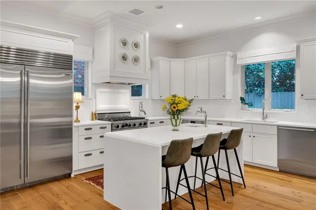 $1,350,000 | 225 Ridgewood Drive, Metairie, LA 70005