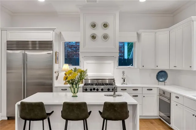 $1,350,000 | 225 Ridgewood Drive, Metairie, LA 70005