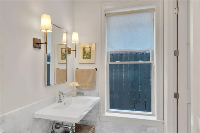 $1,350,000 | 225 Ridgewood Drive, Metairie, LA 70005