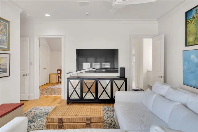 $1,350,000 | 225 Ridgewood Drive, Metairie, LA 70005