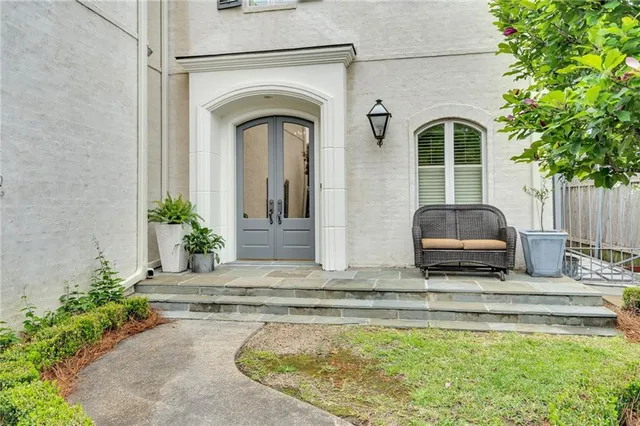 $1,350,000 | 225 Ridgewood Drive, Metairie, LA 70005