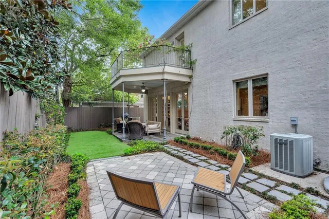 $1,350,000 | 225 Ridgewood Drive, Metairie, LA 70005