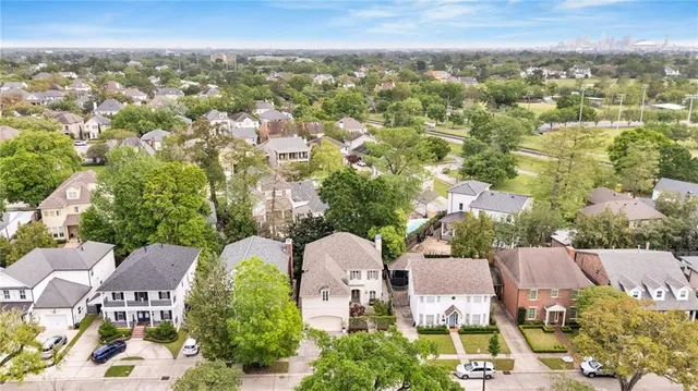 $1,350,000 | 225 Ridgewood Drive, Metairie, LA 70005