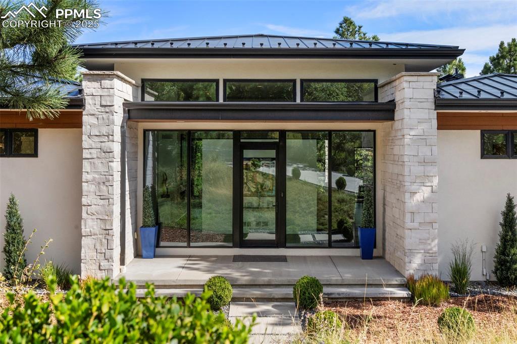 17 Midland Road Colorado Springs, CO 80906 - Photo 3 of 50