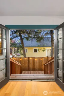 $1,092,499 | 512 Northwest 44th Street, Seattle, WA 98107