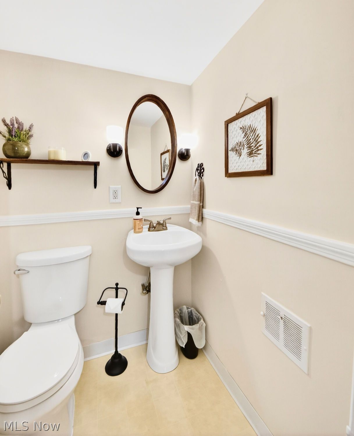 2385 Ridgewood Road Akron, OH 44313 - Photo 36 of 50 1st Floor Half Bathroom