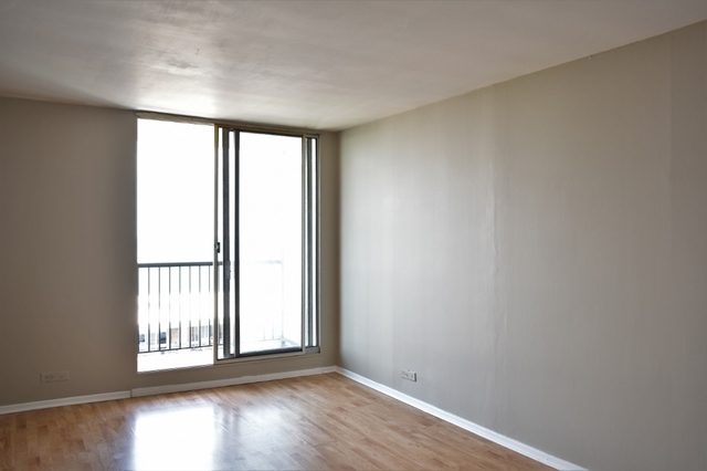 5855 North Sheridan Road, Unit 19H Chicago, IL 60660 - Photo 2 of 23