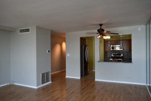 5855 North Sheridan Road, Unit 19H Chicago, IL 60660 - Photo 5 of 23