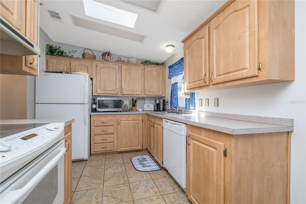 810 Navigators Way Edgewater, FL 32141 - Photo 11 of 34 Gallery Image 11