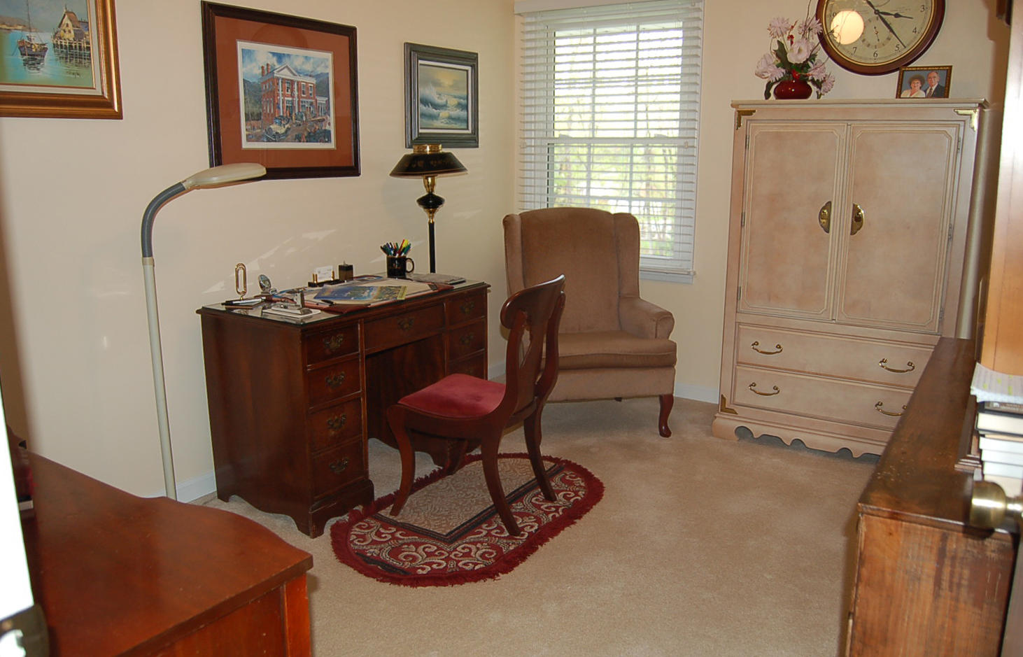 52 Ridgeview Road Blue Ridge, VA 24064 - Photo 22 of 46 a living room with furniture