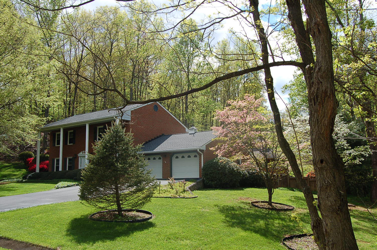 52 Ridgeview Road Blue Ridge, VA 24064 - Photo 44 of 46 a front view of a house with garden