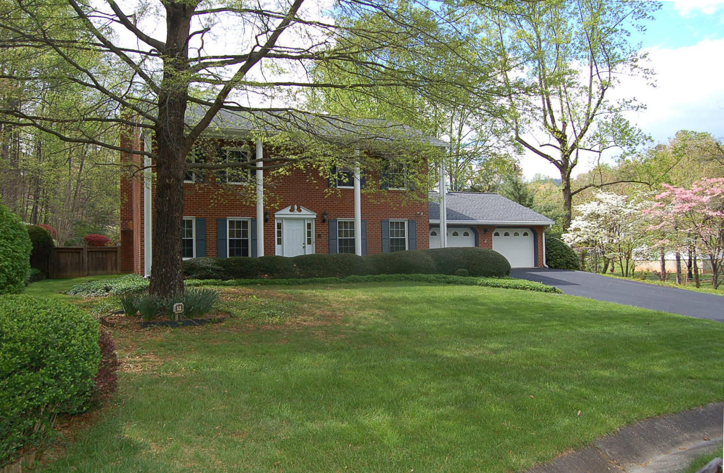 52 Ridgeview Road Blue Ridge, VA 24064 - Photo 45 of 46 front view of a house with a yard