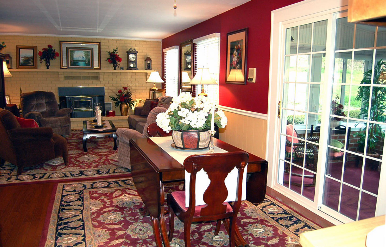 52 Ridgeview Road Blue Ridge, VA 24064 - Photo 9 of 46 a dining room with furniture and a potted plant
